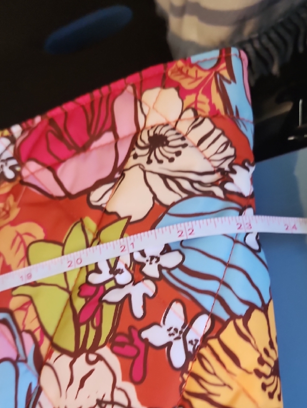 Vera Bradley Travel Tote New With Tags ( Midday Garden ) - Picture 10 of 12